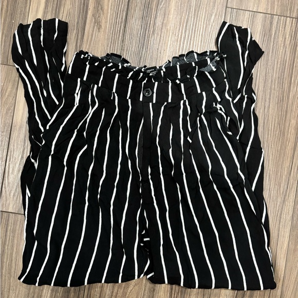 Women’s pants - Picture 2 of 3